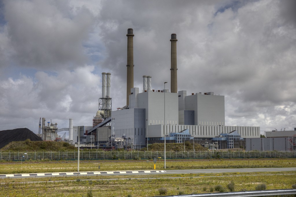 europoort maasvlakte rotterdam botlek haven scheepvaart industrie fabrieken marine transport overslag terminal portlantis ferry centrale
